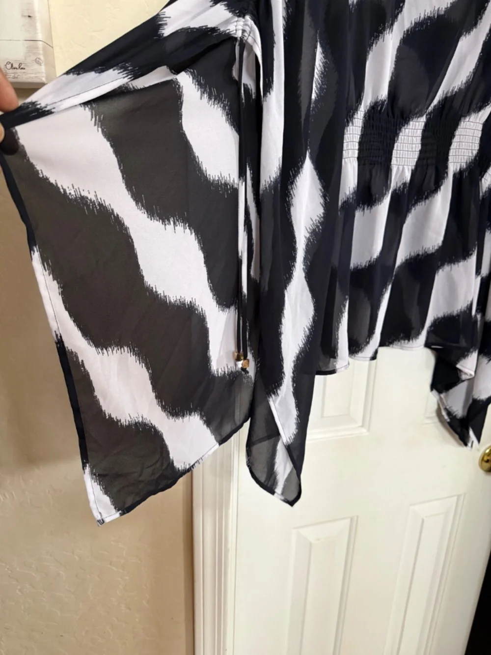 VERY Vintage:: Michael Kors Navy Blue and White top in size L/XL